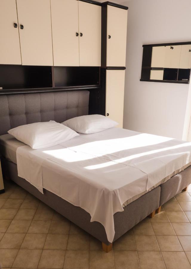 Apartments Anita 1 Barbat na Rabu Ngoại thất bức ảnh
