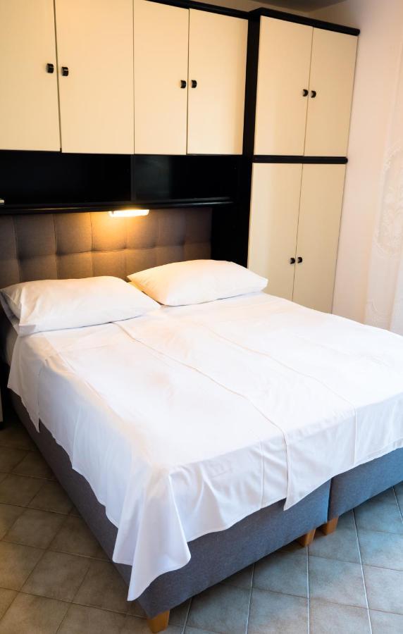 Apartments Anita 1 Barbat na Rabu Ngoại thất bức ảnh